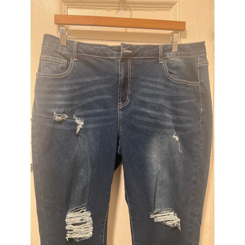 Blue Denim Distressed Raw Hem Ankle Length Jeans NWOT Size 18 - Picture 2 of 8
